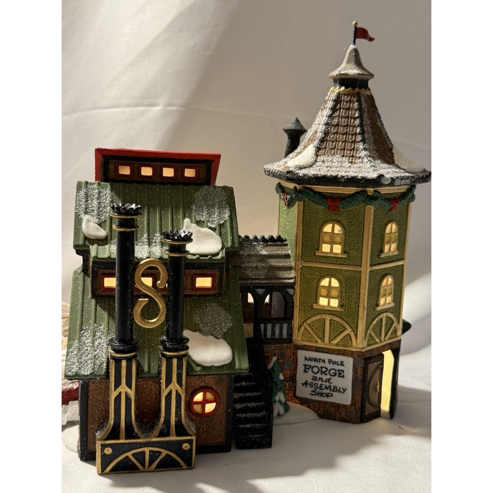 Dept 56 Elfin Forge & Assembly Shop North Pole Village #56384 w Box Light
